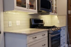 Read more about the article How to Choose Grout Colors for Your Kitchen Backsplash