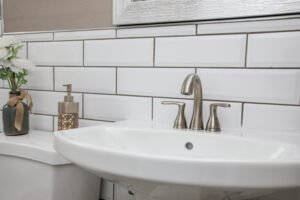 Read more about the article Stacked vs. Staggered Subway Tile: Which Pattern Works Best?