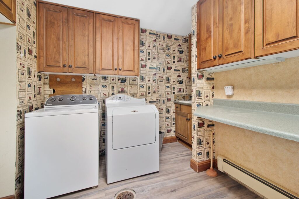 Laundry floor tile wood work